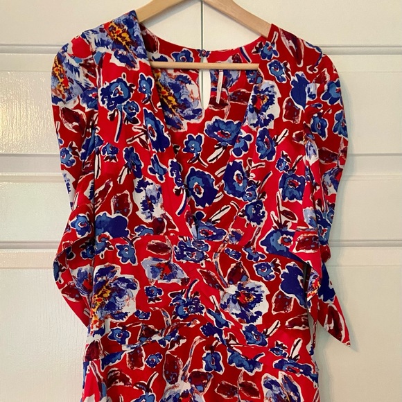 Plunging V neck floral dress - Picture 6 of 12